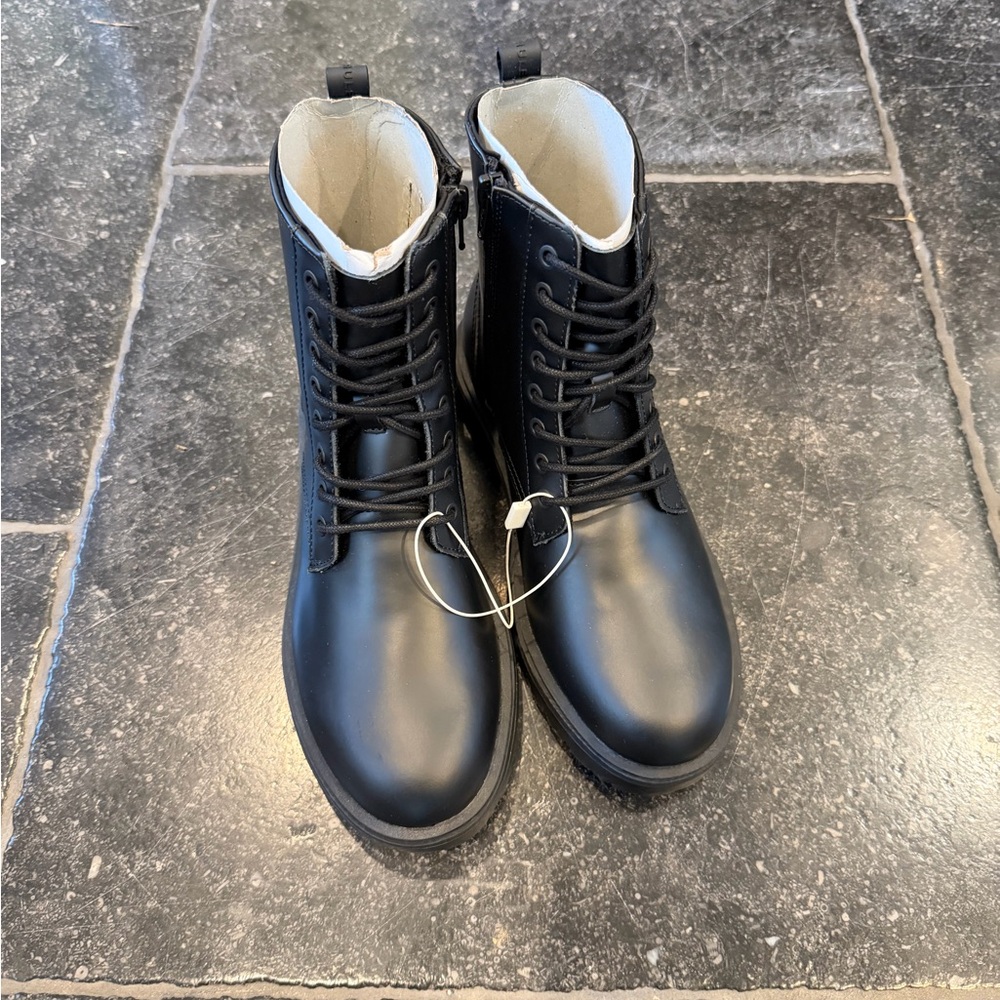 Zara Women's Black Lace-Up Boots